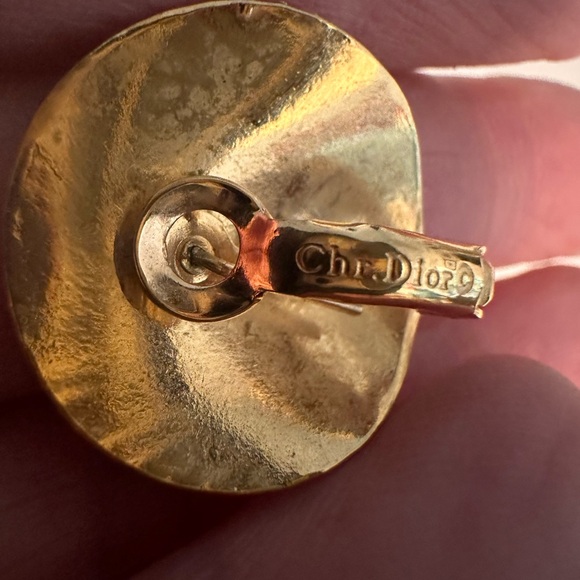 Vintage CHRISTIAN DIOR Clam Shell Earrings - Picture 4 of 8